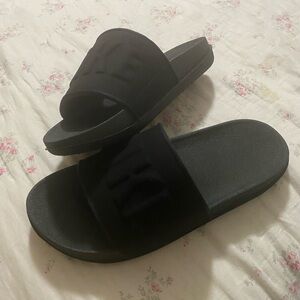 Women’s Nike Offcourt slides